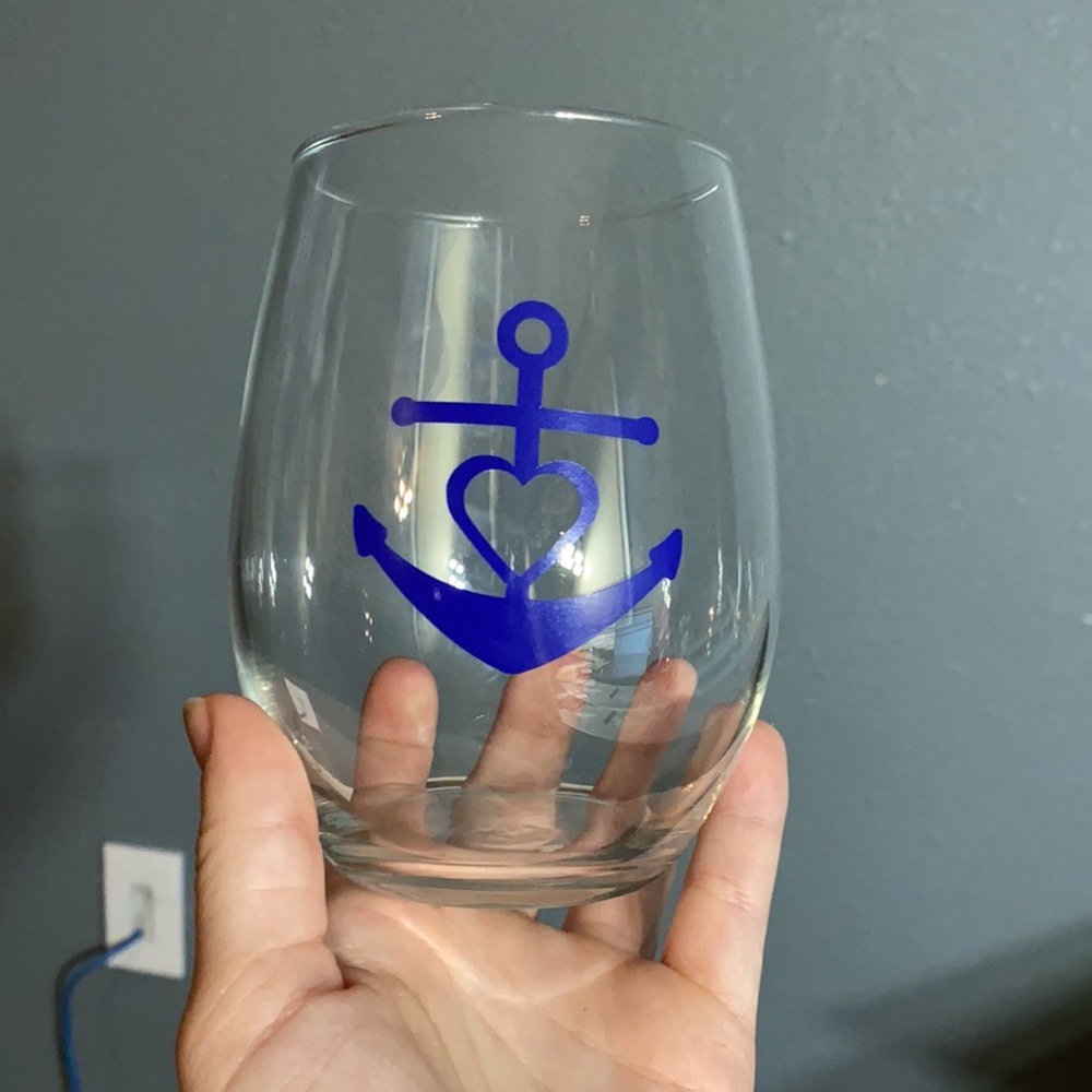 Anch heart wine glass